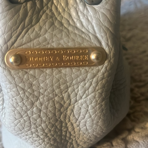 Adorable Dooney & Bourke purse or bag, Genuine leather. - Picture 3 of 7